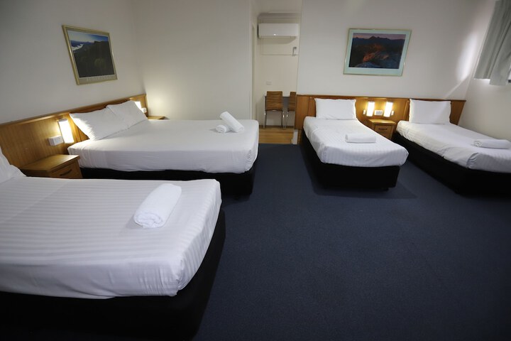 Room 50 of 121