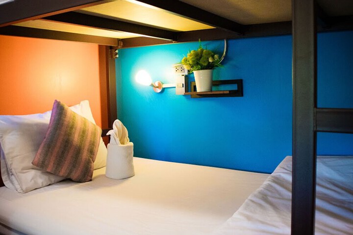 Room 10 of 32
