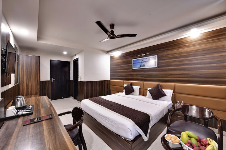 Room 12 of 31