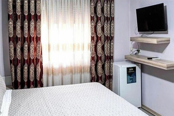 Room 33 of 67