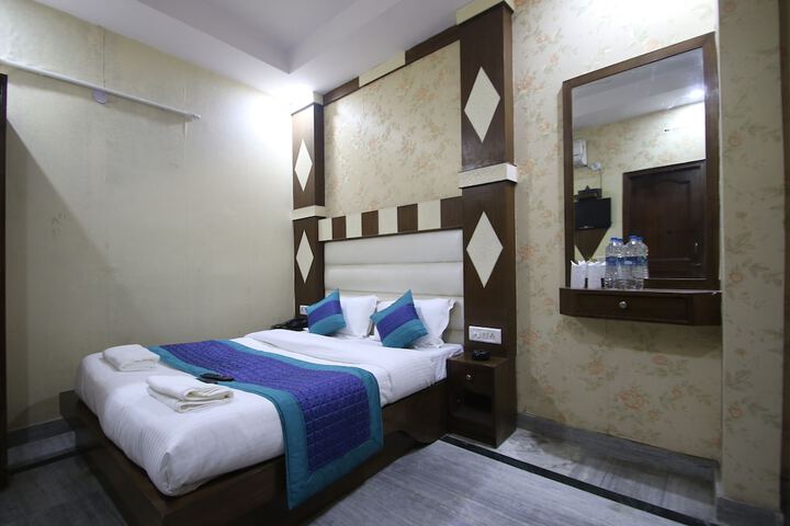 Room 2 of 12