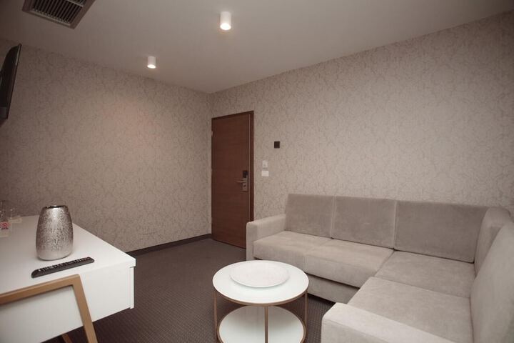 Room 37 of 54