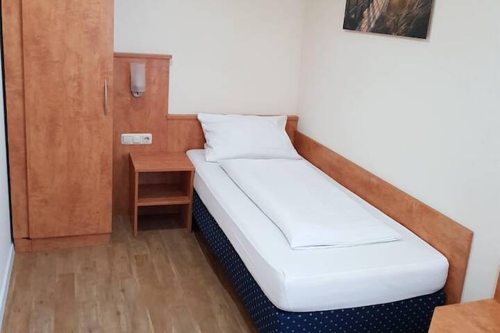 Room 2 of 18