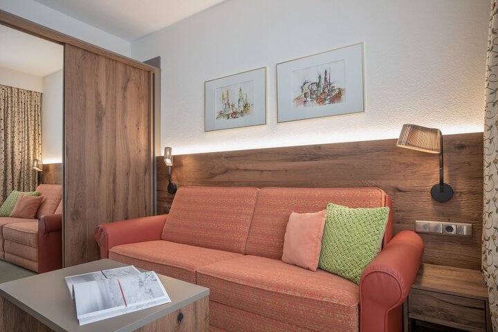 Room 15 of 42