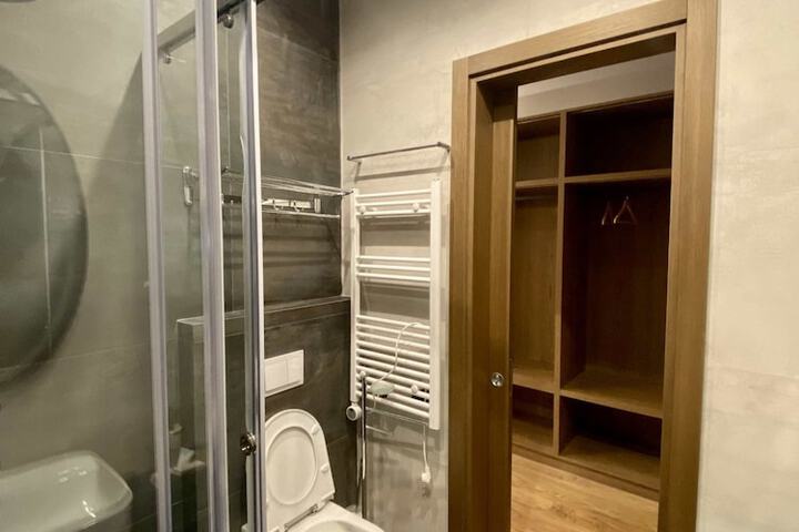 Room 52 of 71