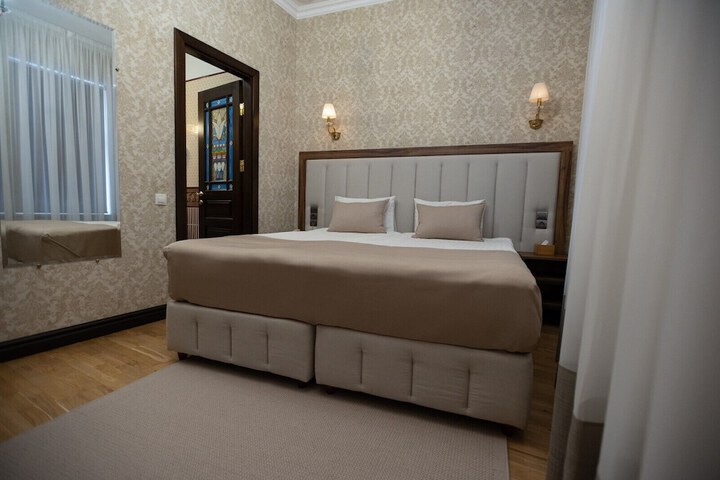Room 25 of 73
