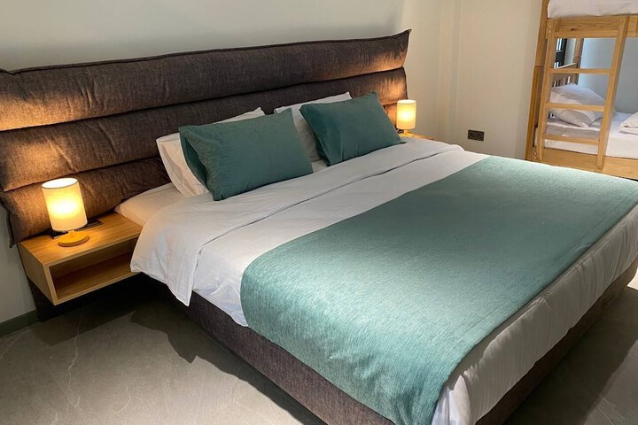 Room 48 of 62