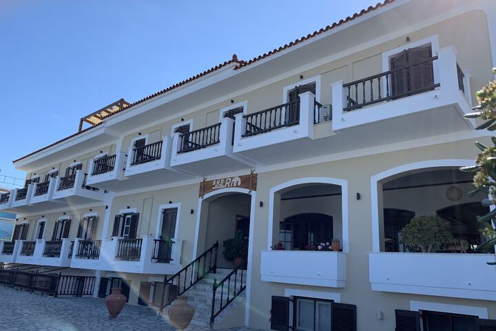 Sunrise Hotel