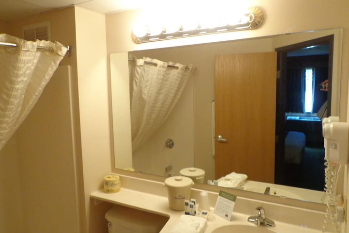 Room 34 of 44
