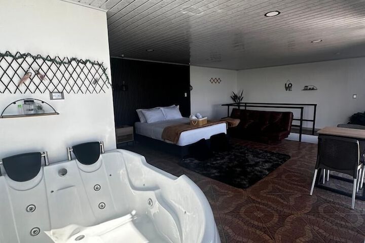 Room 3 of 49
