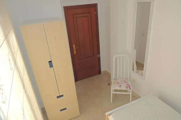 Room 2 of 9