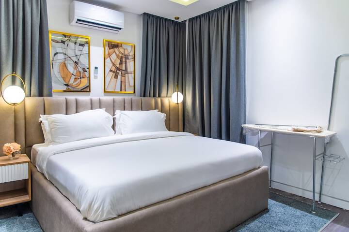 Room 3 of 81
