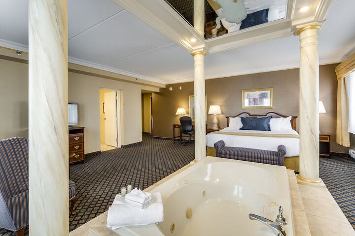 Room 6 of 70