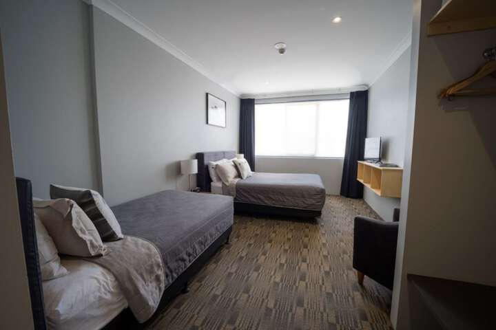 Room 10 of 30