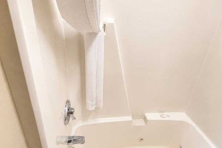 Room 4 of 22