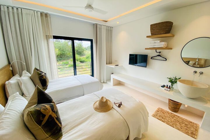 Room 6 of 26