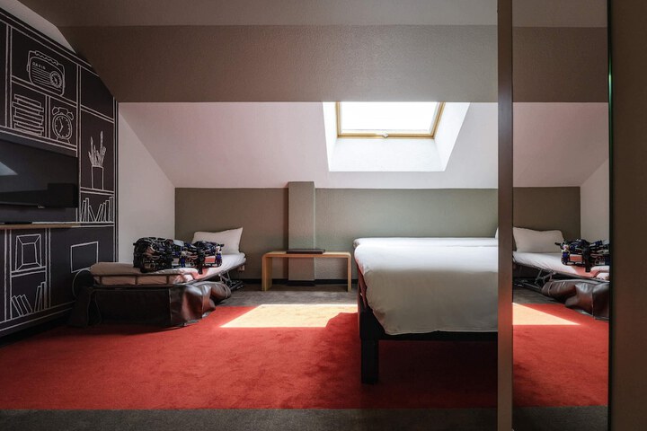 Room 17 of 75