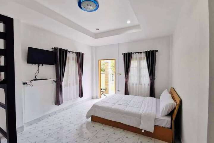 Room 2 of 19