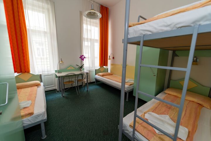 Room 6 of 37