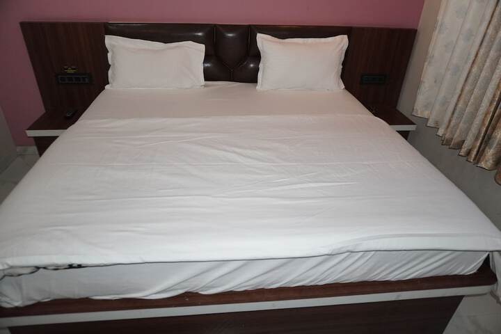 Room 10 of 34