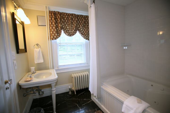 Room 42 of 75