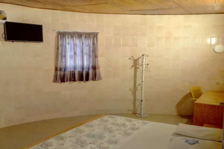 Room 3 of 25