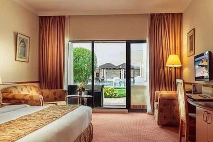 Hotel with Pool