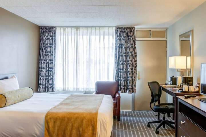 Room 12 of 38