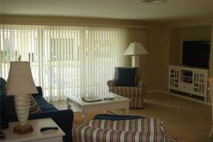 Room 9 of 11