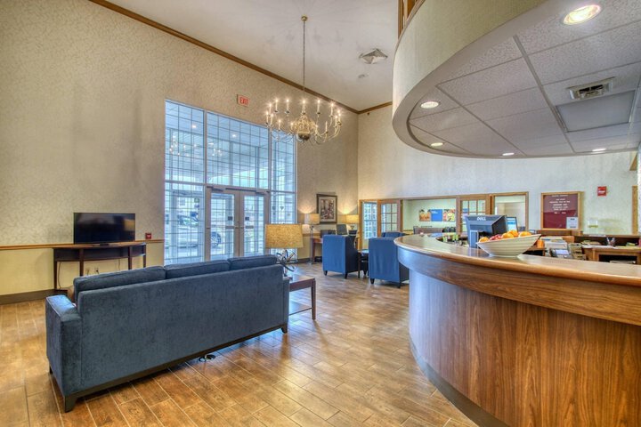 Entrance & Lobby
