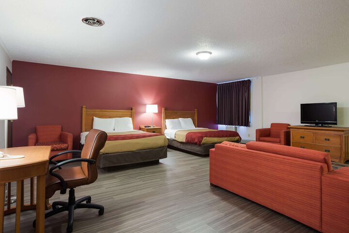 Room 25 of 38