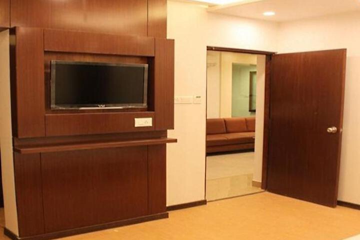 Hotel Loharkars