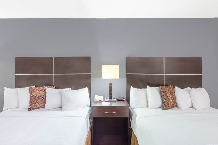 Room 6 of 25