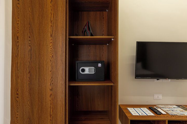 Room 15 of 74
