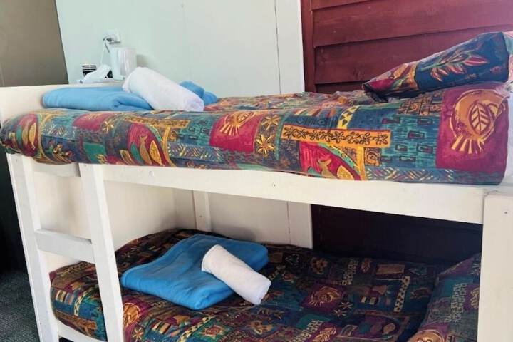 Room 4 of 180