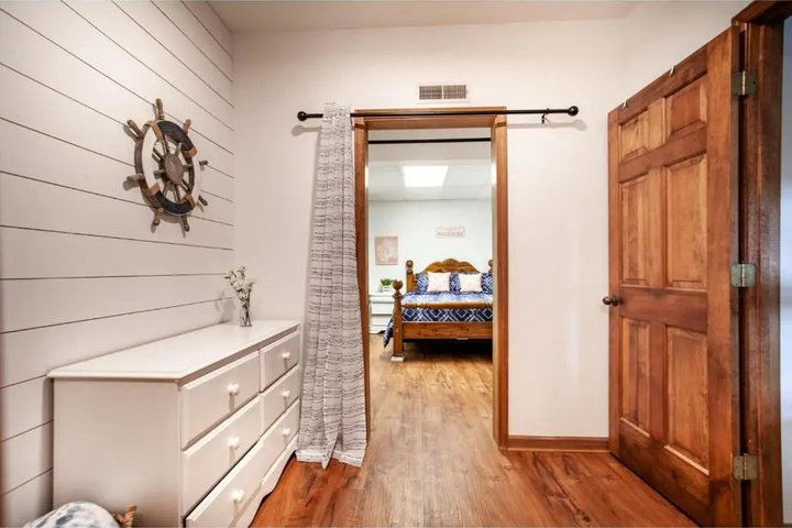Room 3 of 9