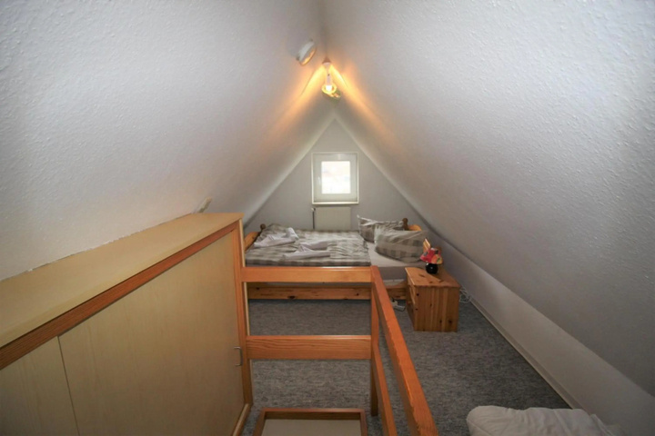 Room 6 of 11