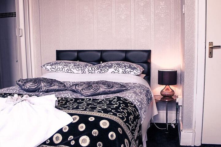 Room 2 of 20