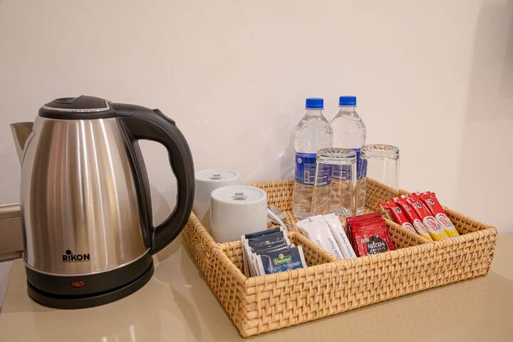 Breakfast/Coffee Service 24 of 43