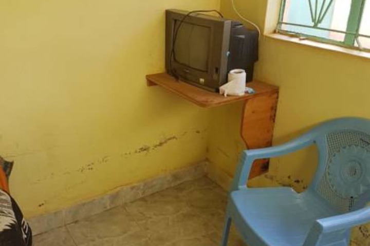 Room 2 of 6