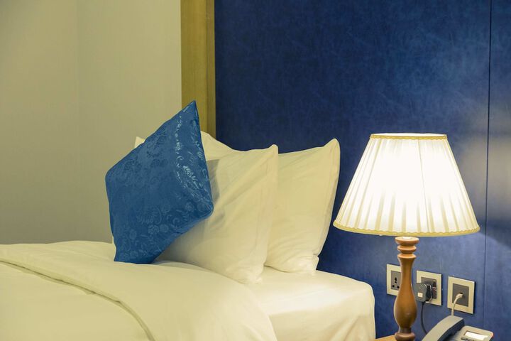 Room 4 of 37