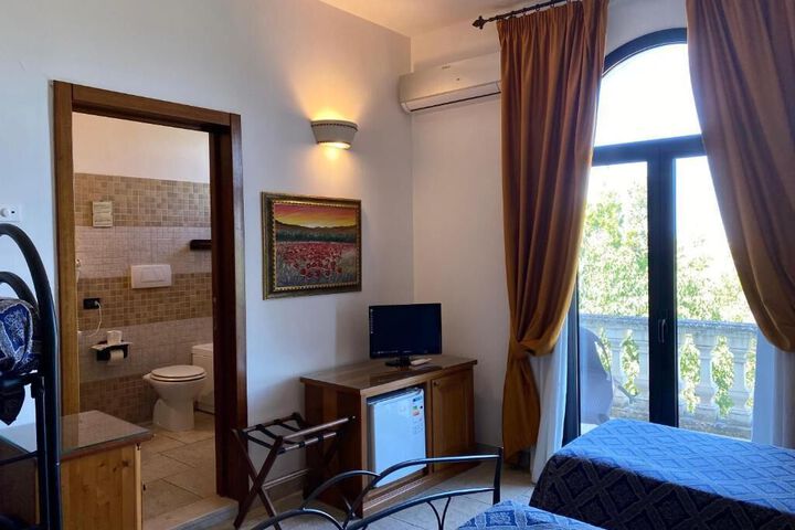 Room 73 of 78