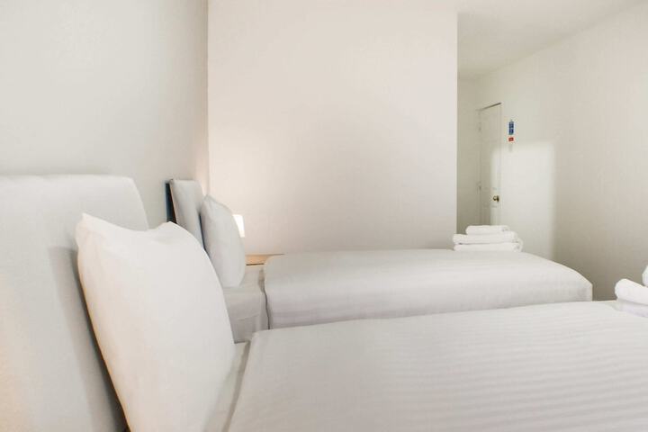 Room 16 of 25