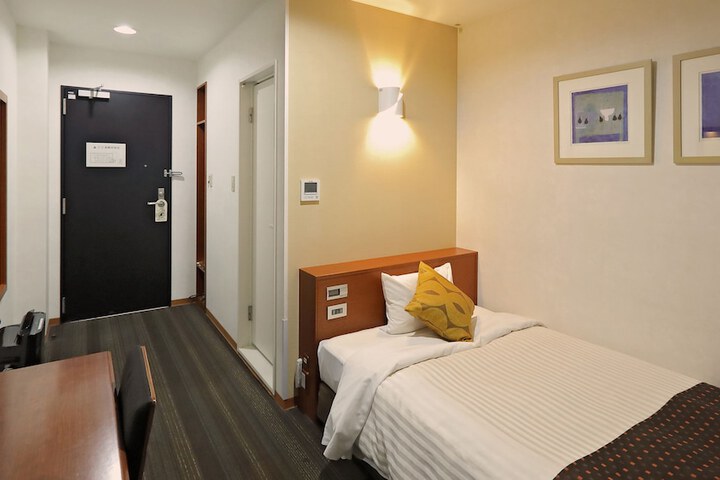 Room 25 of 97