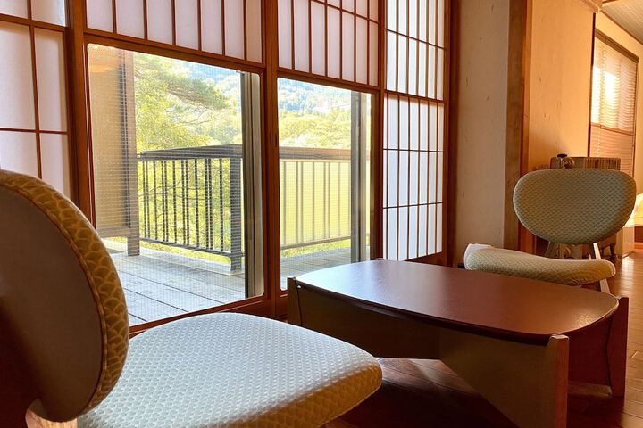Room 15 of 48