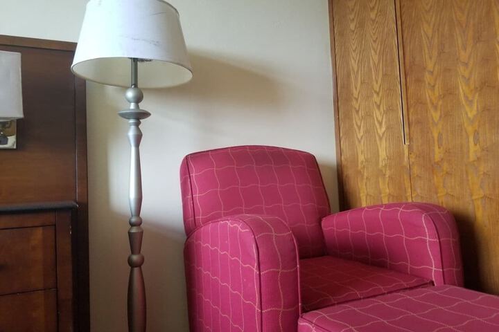Room 10 of 36