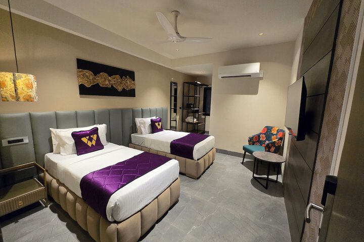 Room 2 of 6
