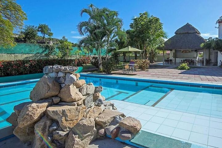 Hotel Pool