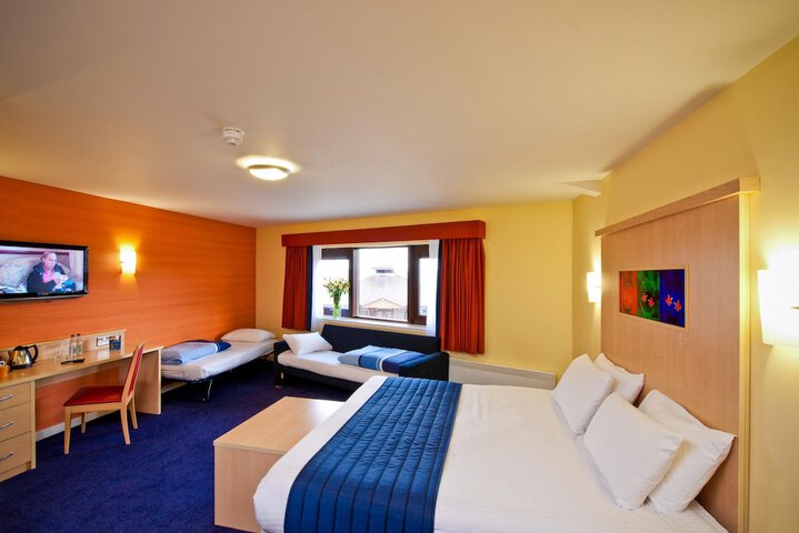 Room 7 of 43