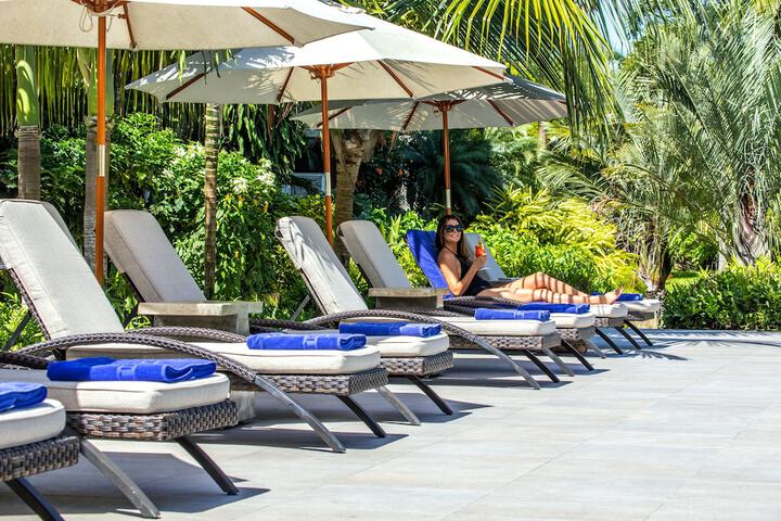Hotel with Pool